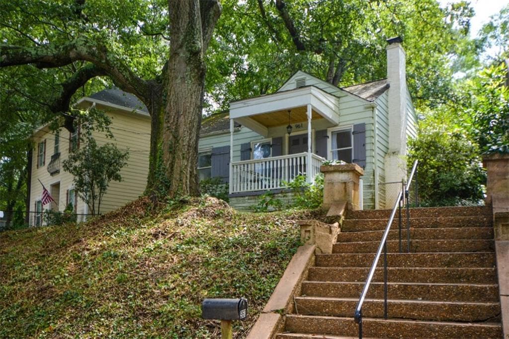 2 bedroom, 1 bathroom, 878 sq ft single family residence sold at 961 Delaware Avenue, Atlanta, GA 30316