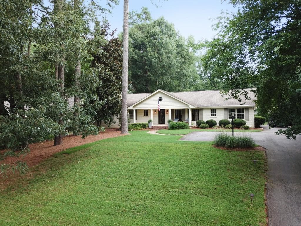 4 bedroom, 4 bathroom, 3,540 sq ft single family residence sold at 560 Highbrook Drive, Atlanta, GA 30342
