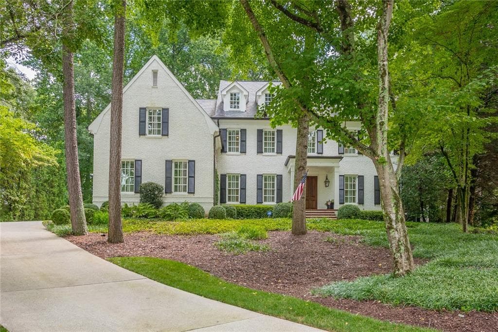 5 bedroom, 7 bathroom, 4,481 sq ft single family residence sold at 4439 Glengary Drive, Atlanta, GA 30342
