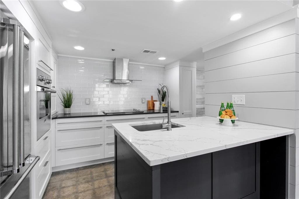 2 bedroom, 3 bathroom, 1,119 sq ft condominium sold at 2855 Peachtree Road 124, Atlanta, GA 30305