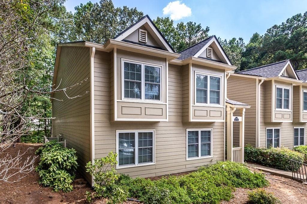 2 bedroom, 2 bathroom, 1,250 sq ft condominium sold at 51 Doranne Court, Smyrna, GA 30080
