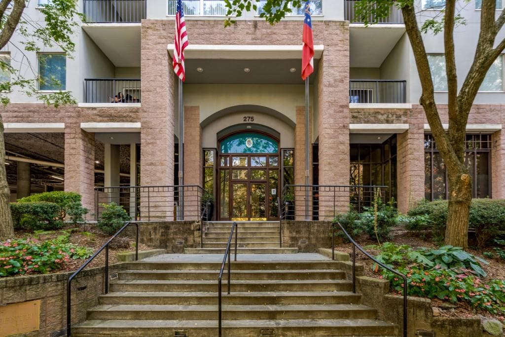 2 bedroom, 2 bathroom, 1,350 sq ft condominium sold at 275 13th Street 312, Atlanta, GA 30309