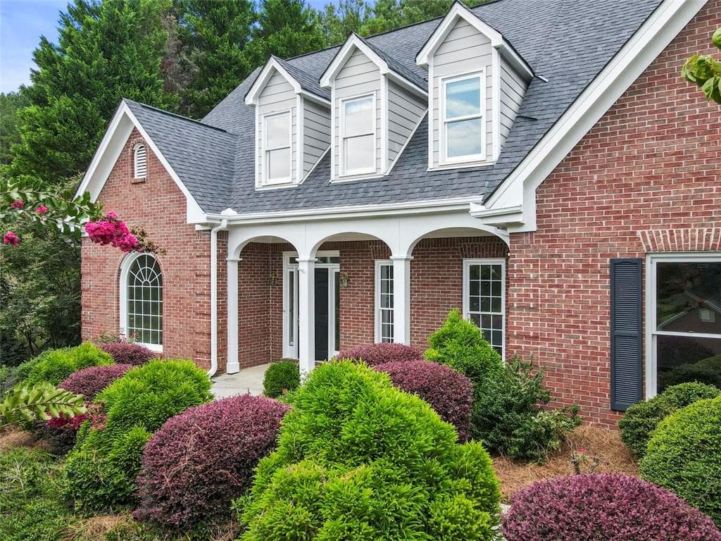 4 bedroom, 5 bathroom, 3,781 sq ft single family residence sold at 340 Arroyo Drive, Roswell, GA 30075