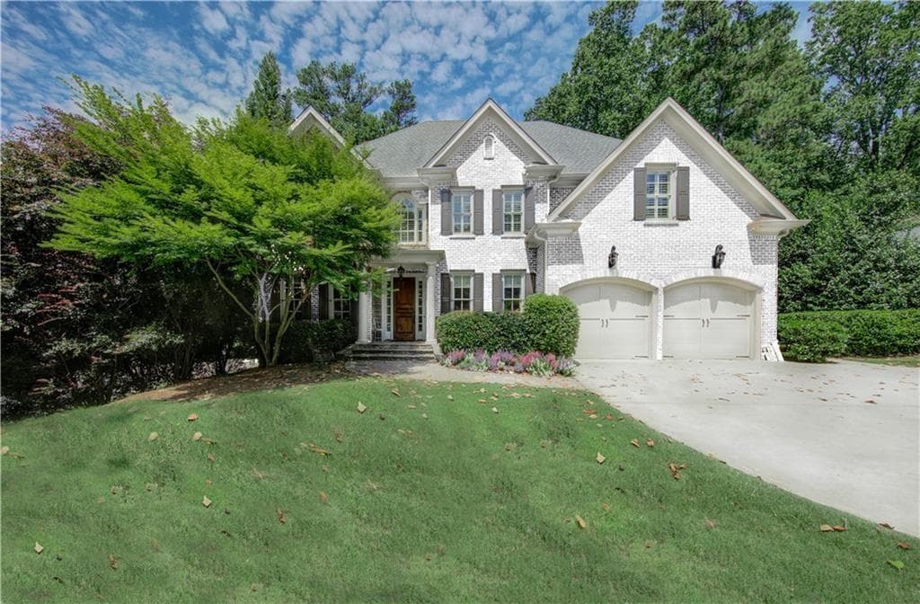 6 bedroom, 7 bathroom, 6,672 sq ft single family residence sold at 2928 Rockingham Drive, Atlanta, GA 30327