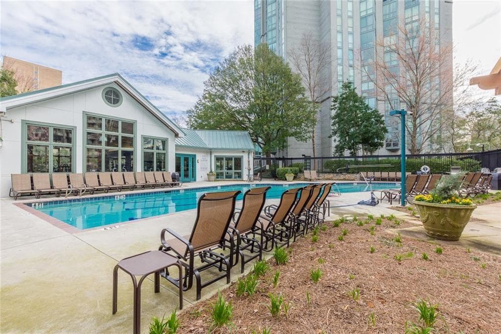 1 bedroom, 1 bathroom, 807 sq ft condominium sold at 2870 Pharr Court South 1809, Atlanta, GA 30305