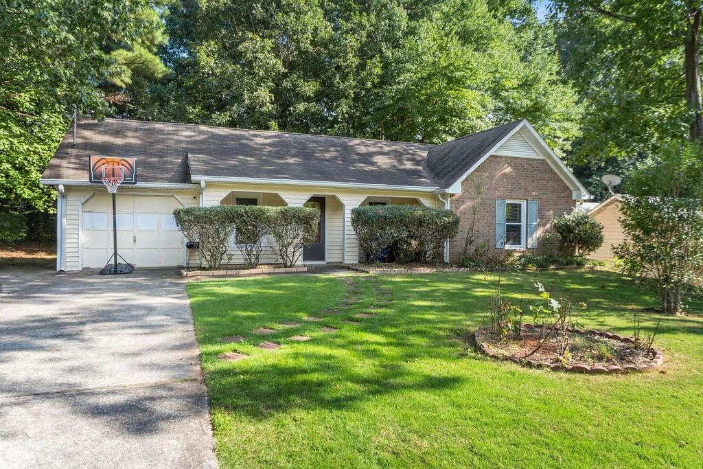 3 bedroom, 2 bathroom, 1,322 sq ft single family residence sold at 1232 DANIEL Lane, Lawrenceville, GA 30046