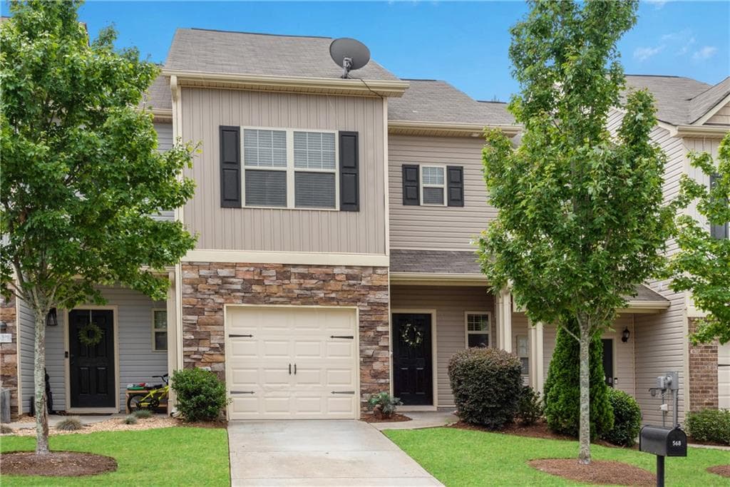 3 bedroom, 3 bathroom, 1,636 sq ft townhouse sold at 568 Oakside Place, Acworth, GA 30102