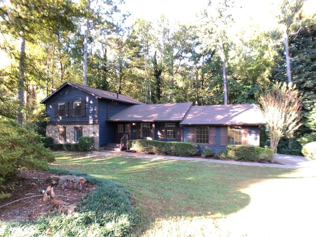 5 bedroom, 3 bathroom, 2,423 sq ft single family residence sold at 9650 Pine Thicket Way, Roswell, GA 30075