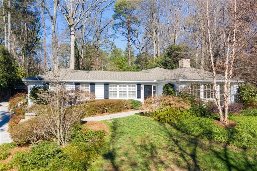 4 bedroom, 3 bathroom single family residence sold at 1477 Peachtree Battle Avenue, Atlanta, GA 30327
