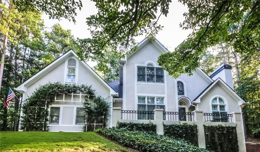 4 bedroom, 5 bathroom, 3,858 sq ft single family residence sold at 910 Old Park Court, Roswell, GA 30075