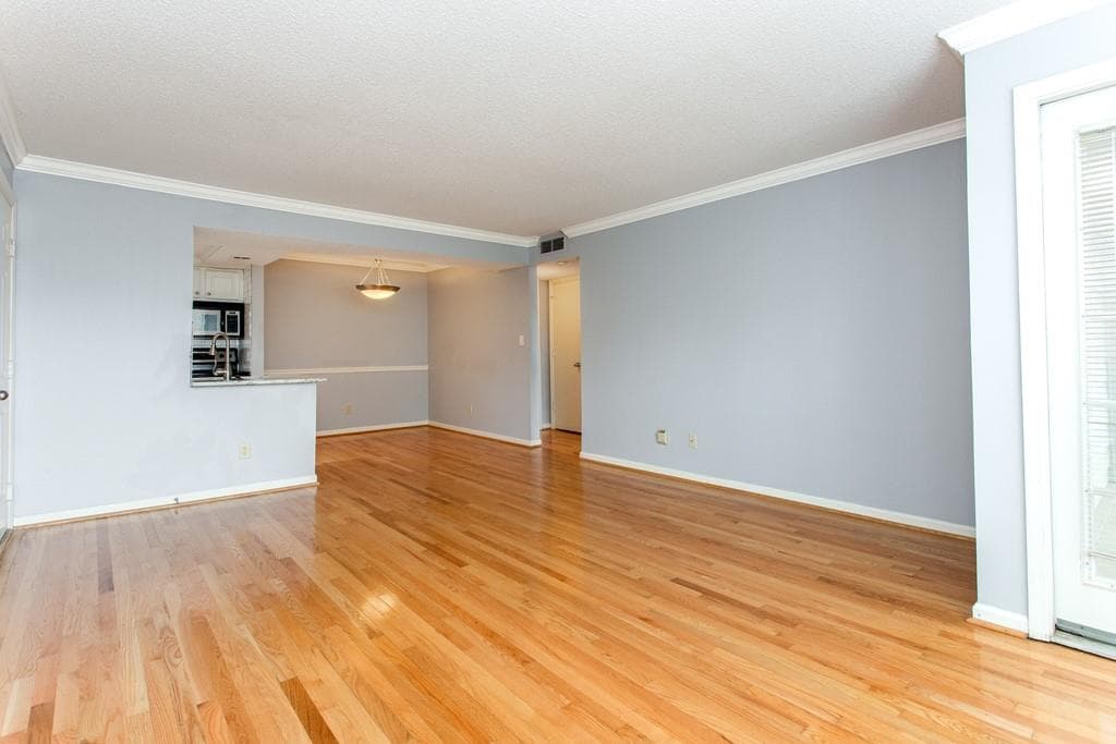 1 bedroom, 1 bathroom, 690 sq ft condominium sold at 3072 Chastain Park Court Court, Atlanta, GA 30342