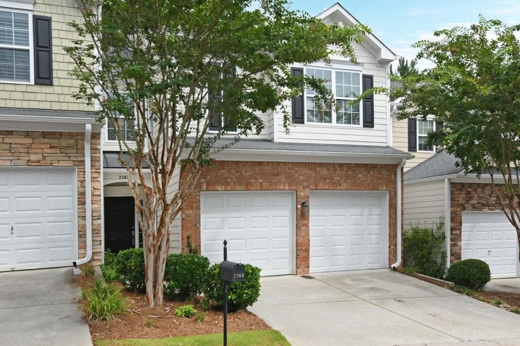 3 bedroom, 3 bathroom, 1,776 sq ft townhouse sold at 2263 Nottley Drive 2, Marietta, GA 30066