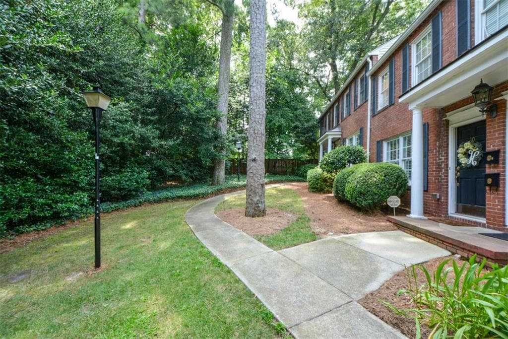 2 bedroom, 2 bathroom, 944 sq ft townhouse sold at 99 Sheridan Drive 10, Atlanta, GA 30305