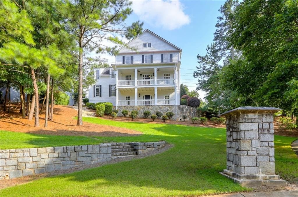 5 bedroom, 4 bathroom, 3,796 sq ft single family residence sold at 1552 Ridenour Parkway, Kennesaw, GA 30152