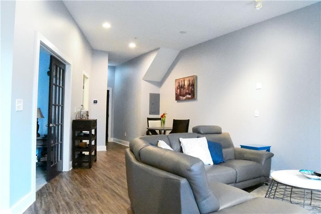 2 bedroom, 2 bathroom, 1,030 sq ft condominium sold at 1195 Milton Terrace 2206, Atlanta, GA 30315