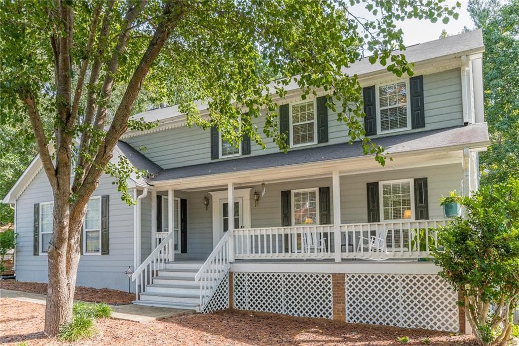 4 bedroom, 3 bathroom, 2,374 sq ft single family residence sold at 2952 Emerson Lake Drive, Snellville, GA 30078