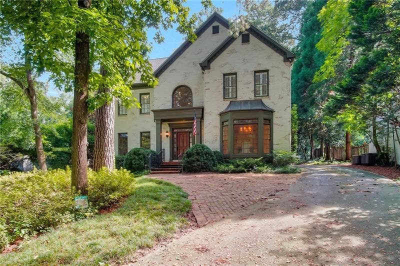 5 bedroom, 5 bathroom, 4,474 sq ft single family residence sold at 1363 Peachtree Battle Avenue, Atlanta, GA 30327
