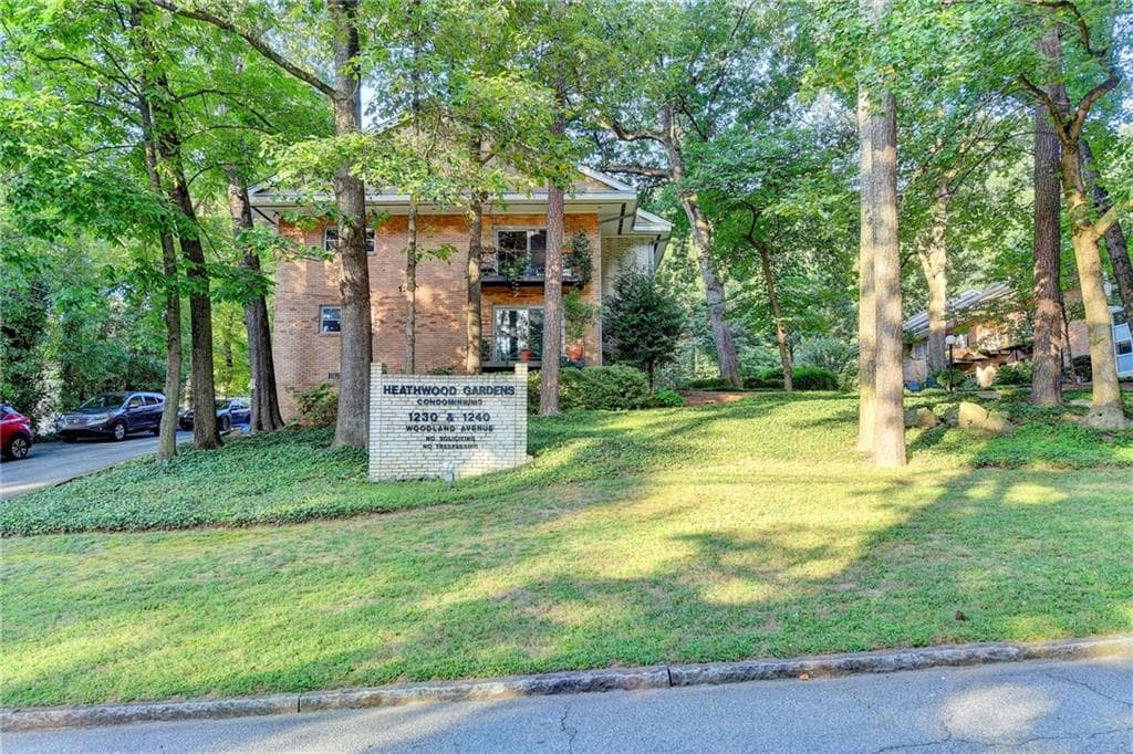 3 bedroom, 2 bathroom, 1,368 sq ft condominium sold at 1230 Woodland Avenue 1, Atlanta, GA 30324