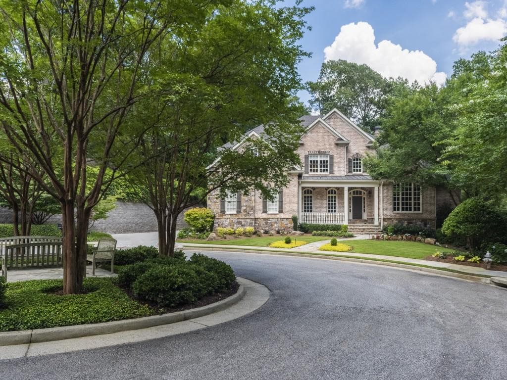 5 bedroom, 6 bathroom, 6,720 sq ft single family residence sold at 4409 Saint Andrews Drive, Atlanta, GA 30327
