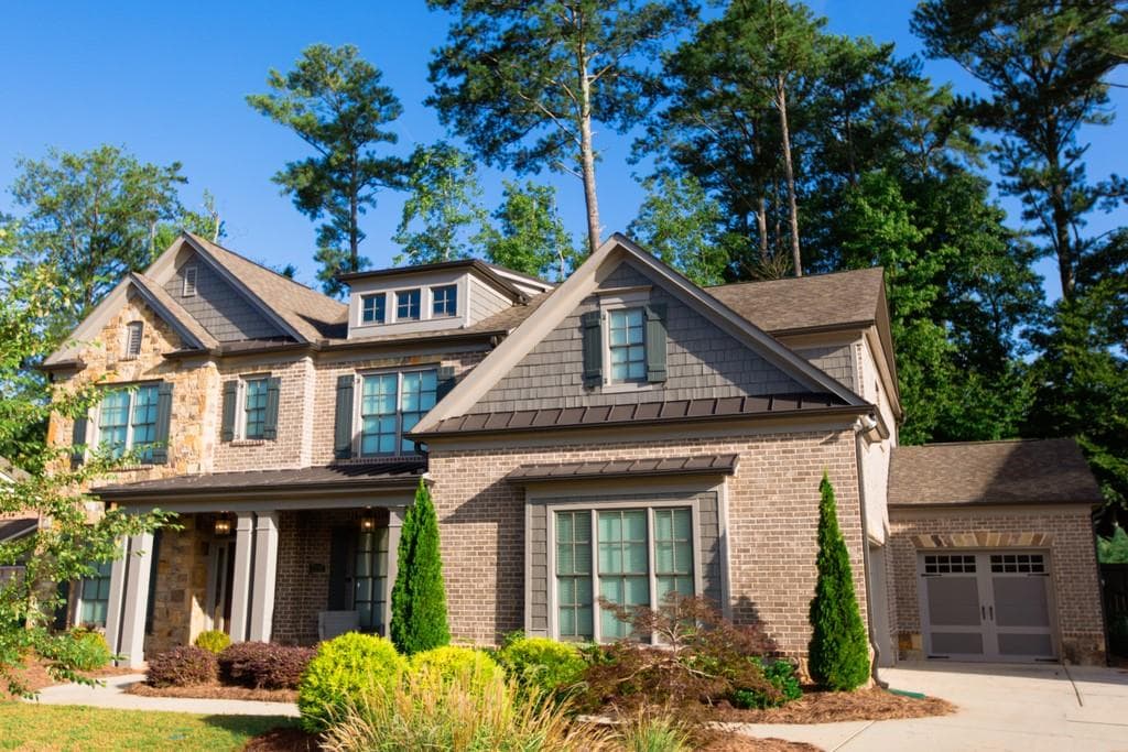 5 bedroom, 4 bathroom, 3,734 sq ft single family residence sold at 2732 Oak Glen Manor Road, Decatur, GA 30033