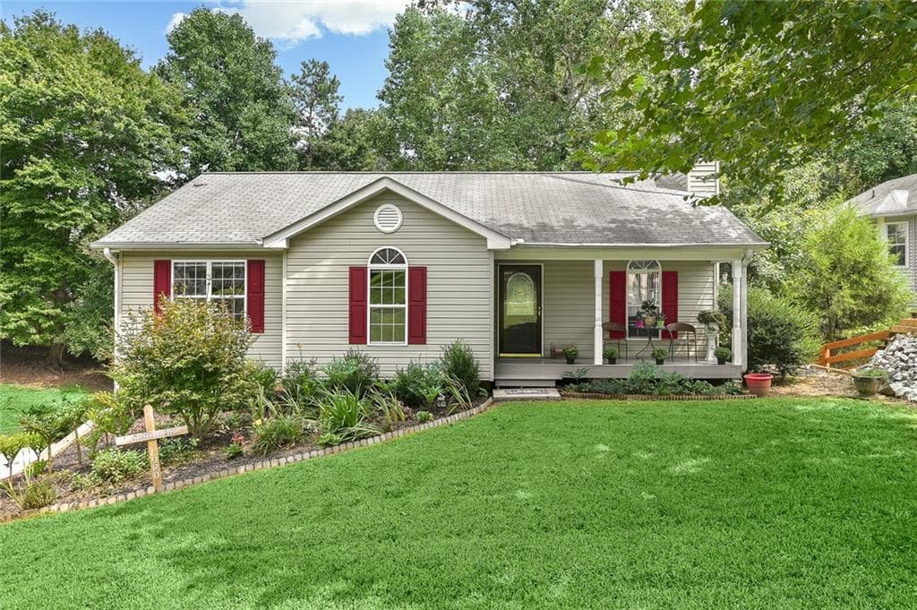 4 bedroom, 2 bathroom, 1,260 sq ft single family residence sold at 8895 Pine Tree Circle, Gainesville, GA 30506