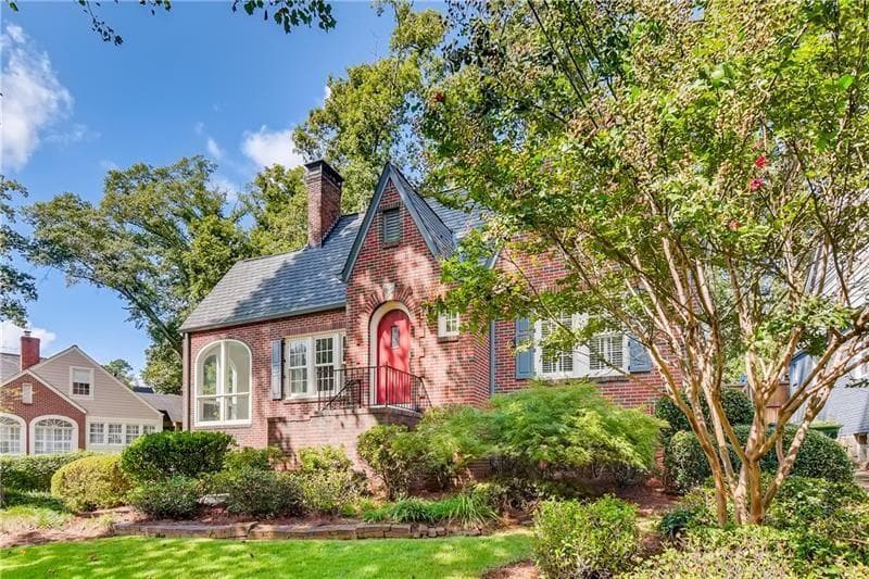 4 bedroom, 4 bathroom, 3,000 sq ft single family residence sold at 1250 Beech Valley Road, Atlanta, GA 30306