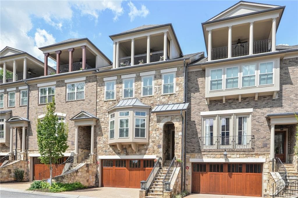4 bedroom, 5 bathroom, 4,200 sq ft townhouse sold at 2713 Paces Lookout Way, Atlanta, GA 30339