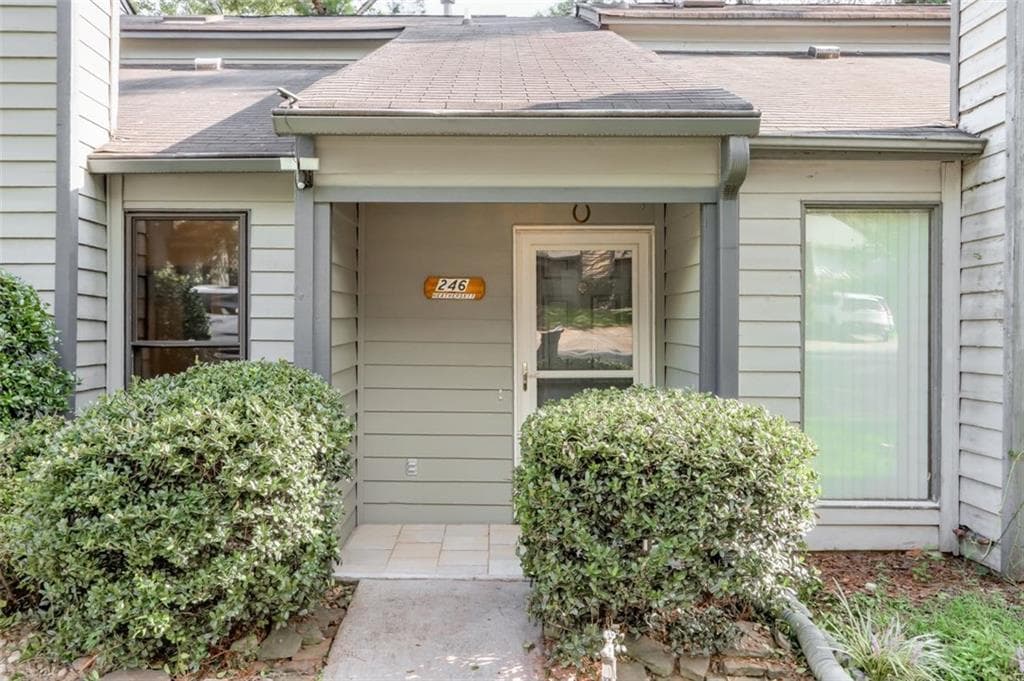 1 bedroom, 2 bathroom, 1,152 sq ft condominium sold at 246 Heathersett Drive, Marietta, GA 30064