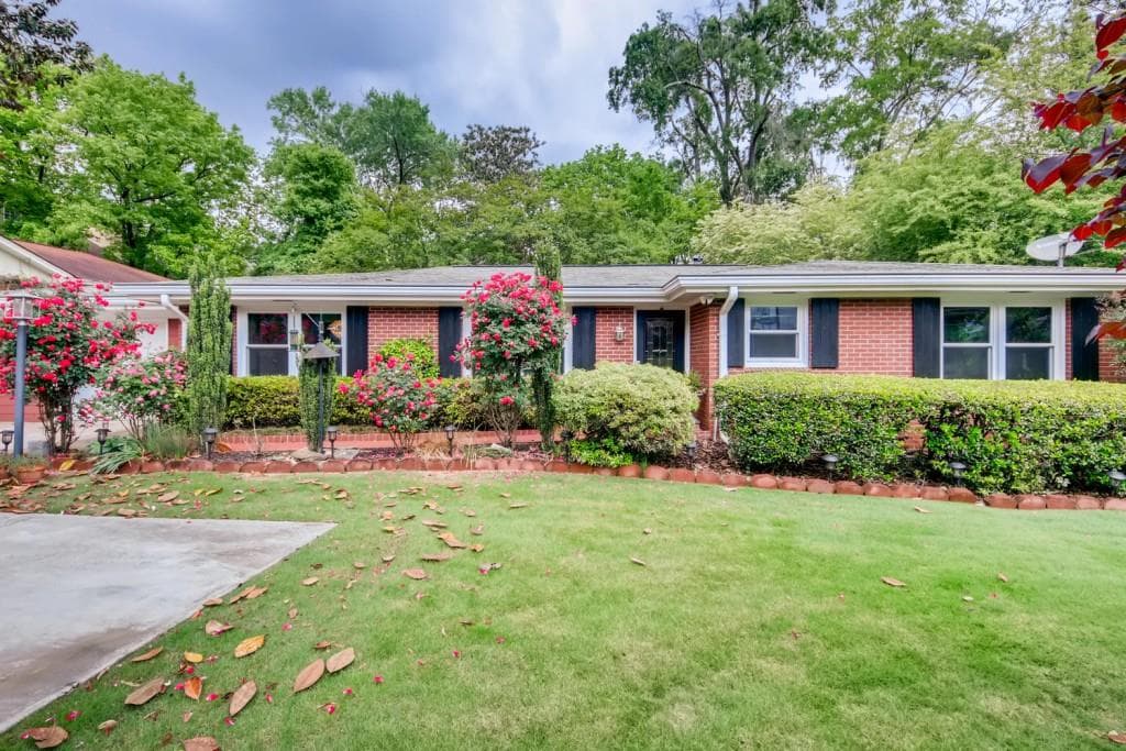 3 bedroom, 2 bathroom, 1,699 sq ft single family residence sold at 4505 Wieuca Road, Atlanta, GA 30342