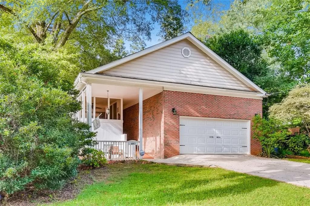 4 bedroom, 2 bathroom, 1,621 sq ft single family residence sold at 1867 THOMPSON Avenue, Atlanta, GA 30344