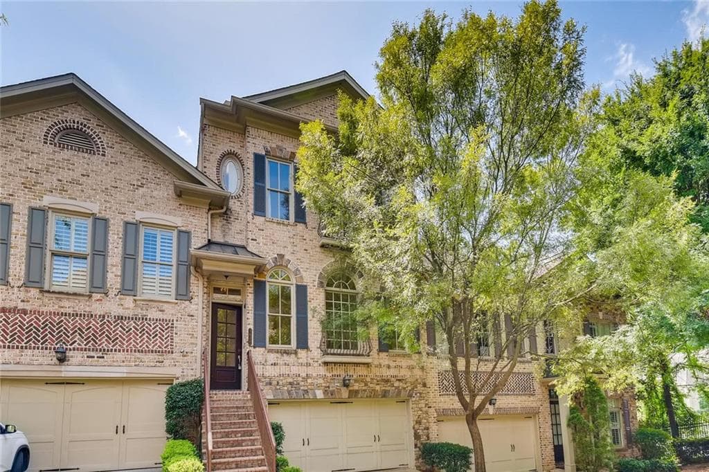 4 bedroom, 5 bathroom, 2,484 sq ft townhouse sold at 3048 Stone Gate Drive, Atlanta, GA 30324