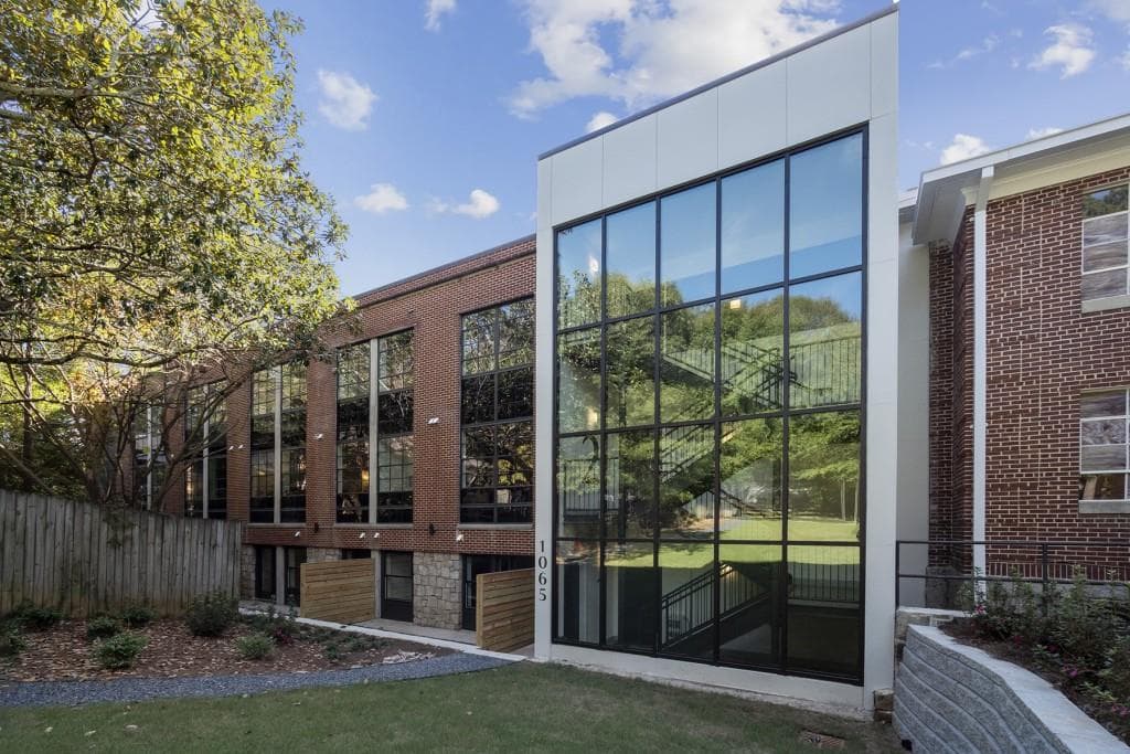 2 bedroom, 2 bathroom, 1,293 sq ft condominium sold at 1065 United Avenue 305, Atlanta, GA 30316