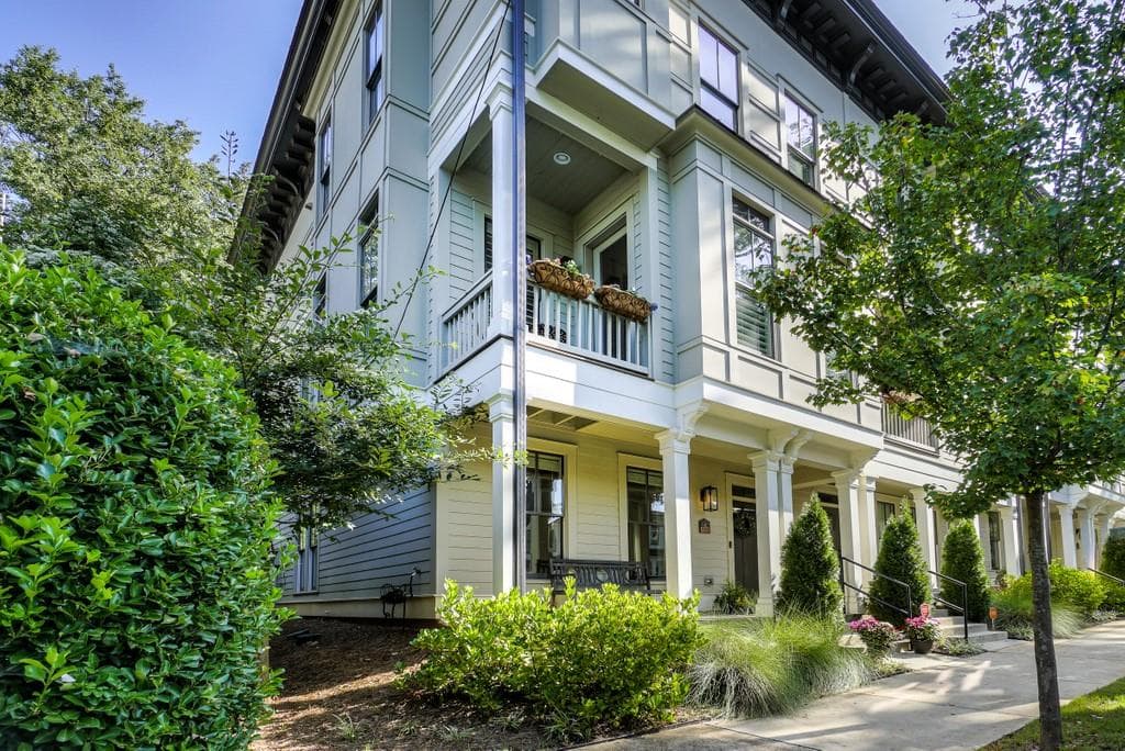 3 bedroom, 4 bathroom, 2,003 sq ft townhouse sold at 986 Mauldin Street, Atlanta, GA 30316