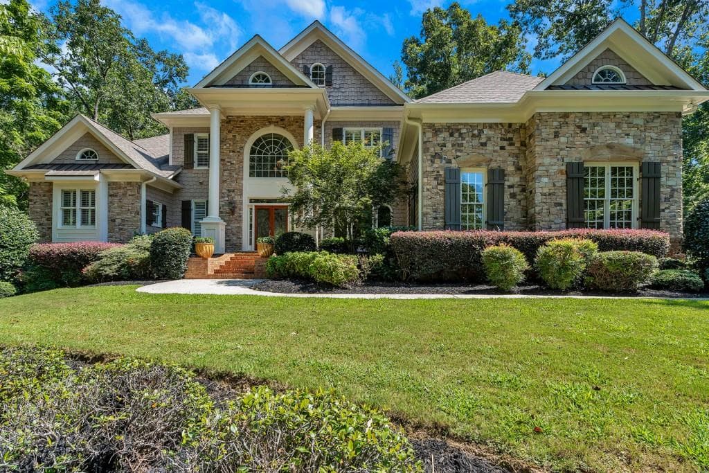 5 bedroom, 7 bathroom, 7,906 sq ft single family residence sold at 800 Champions Close, Milton, GA 30004