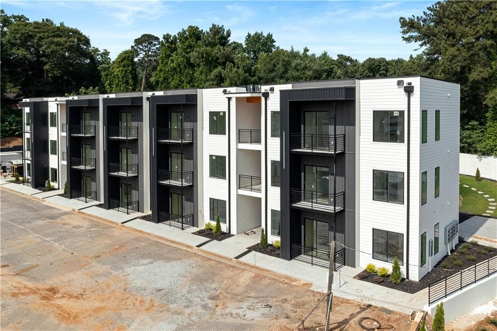 1 bedroom, 1 bathroom, 765 sq ft condominium sold at 1155 Custer Avenue 107, Atlanta, GA 30316