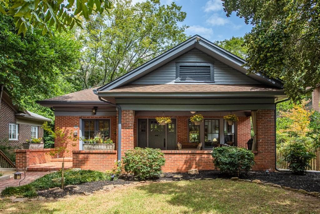 5 bedroom, 3 bathroom, 2,800 sq ft single family residence sold at 114 Greenwood Place, Decatur, GA 30030