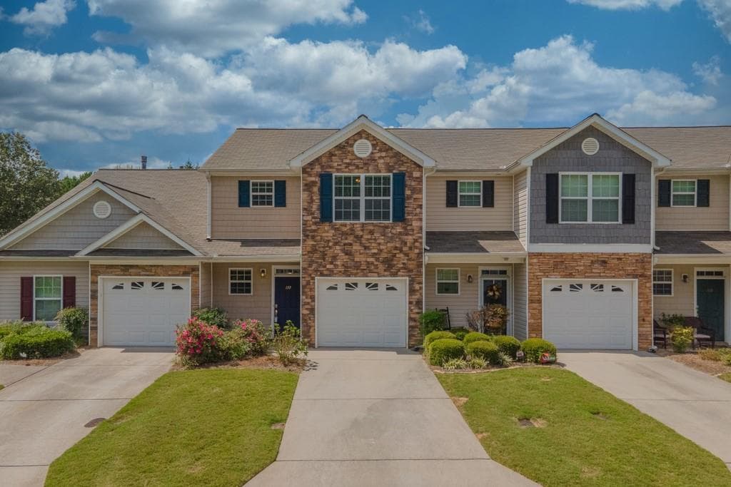 3 bedroom, 3 bathroom, 1,594 sq ft townhouse sold at 172 Linton Drive, Acworth, GA 30102