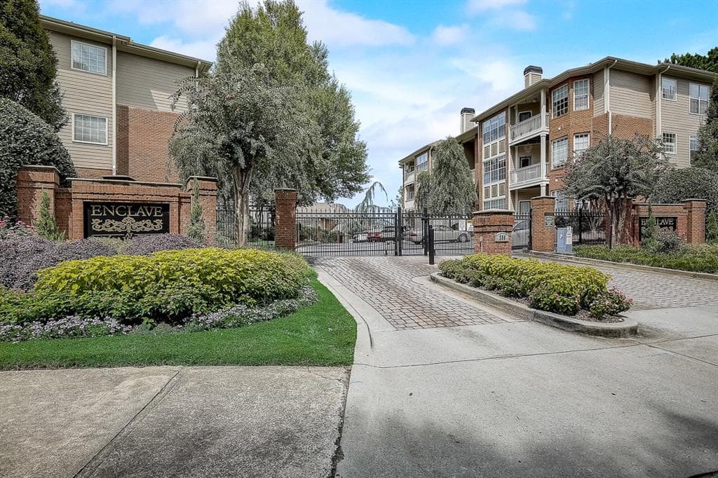 2 bedroom, 2 bathroom, 1,322 sq ft condominium sold at 200 Renaisance Parkway 206, Atlanta, GA 30308