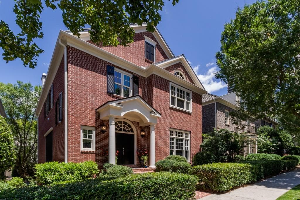 4 bedroom, 4 bathroom, 2,999 sq ft single family residence sold at 720 Longleaf Drive, Atlanta, GA 30342