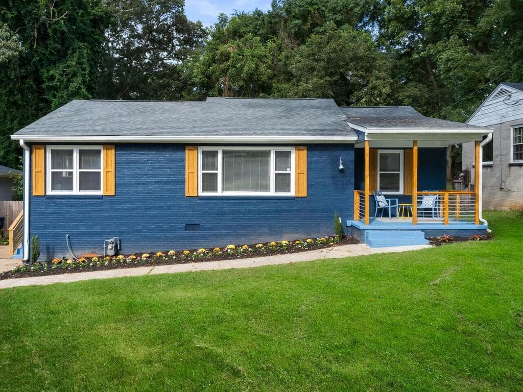 3 bedroom, 2 bathroom, 1,407 sq ft single family residence sold at 1883 Brandywine Street, Atlanta, GA 30310