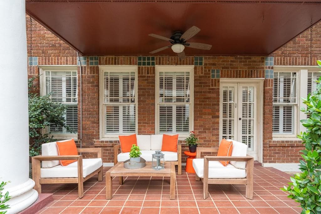 2 bedroom, 1 bathroom, 954 sq ft condominium sold at 746 N Highland Avenue 2, Atlanta, GA 30306