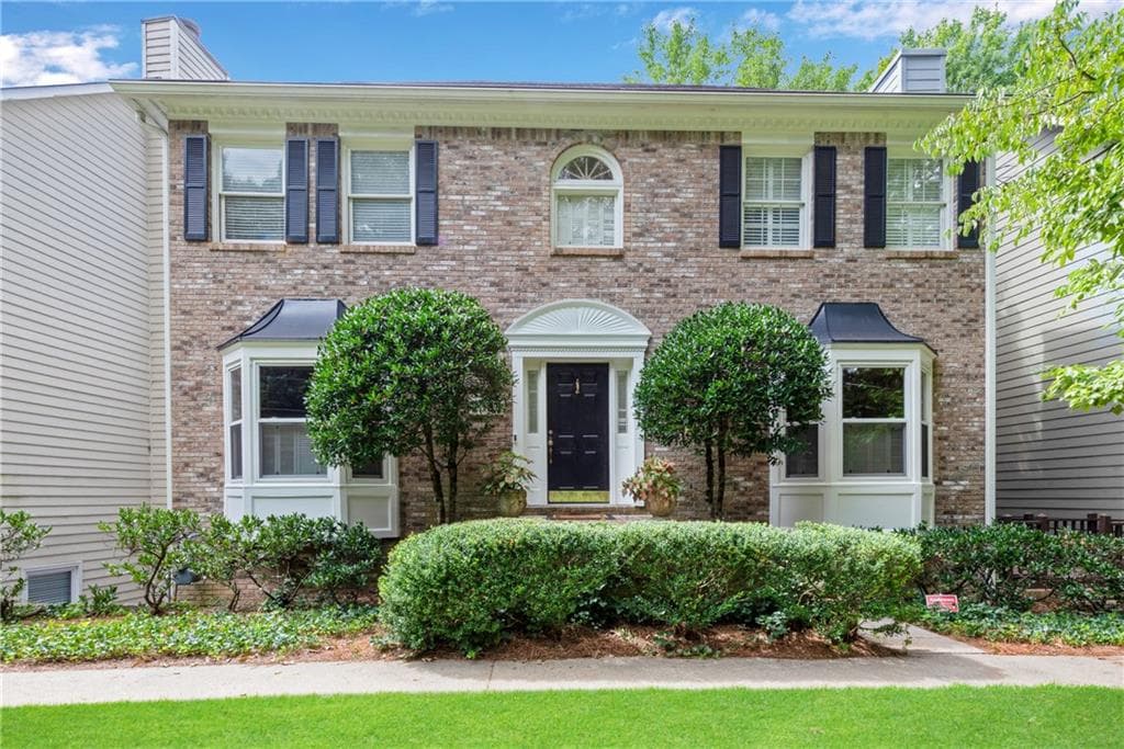 4 bedroom, 4 bathroom single family residence sold at 2328 Defoors Ferry Road, Atlanta, GA 30318