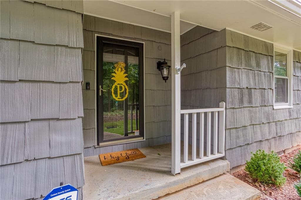 3 bedroom, 2 bathroom, 1,567 sq ft single family residence sold at 2498 Glenbonnie Drive, Atlanta, GA 30360