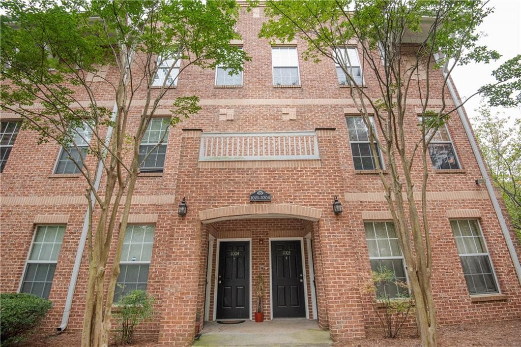 1 bedroom, 1 bathroom, 805 sq ft condominium sold at 245 Amal Drive 1001, Atlanta, GA 30315