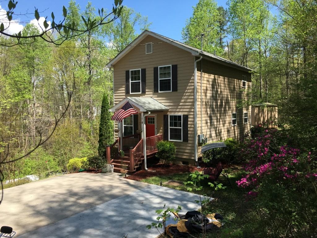 3 bedroom, 2 bathroom, 1,344 sq ft single family residence sold at 6470 Sawnee Way, Gainesville, GA 30506