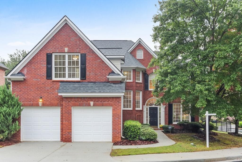 3 bedroom, 3 bathroom, 2,742 sq ft single family residence sold at 1528 Reserve Circle, Decatur, GA 30033