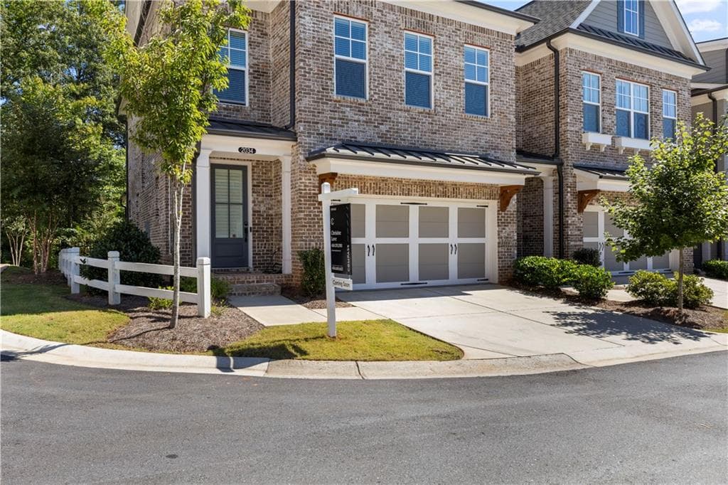 4 bedroom, 4 bathroom, 2,911 sq ft townhouse sold at 2034 Towneship Trail, Roswell, GA 30075