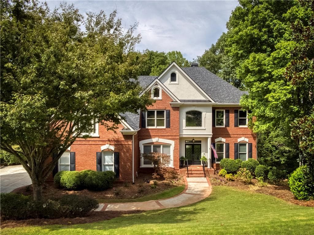 6 bedroom, 5 bathroom, 6,081 sq ft single family residence sold at 1095 Creek Ridge Pointe, Alpharetta, GA 30005