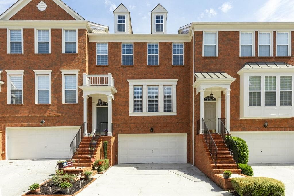 3 bedroom, 4 bathroom, 2,208 sq ft townhouse sold at 4935 Payson Way 22, Atlanta, GA 30339