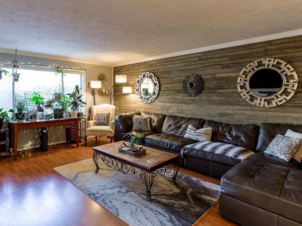 3 bedroom, 2 bathroom, 1,300 sq ft condominium sold at 115 Biscayne Drive C4, Atlanta, GA 30309